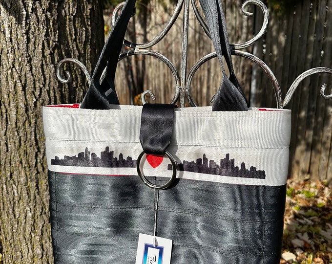 Detroit Love Seat Belt Bag/Tote