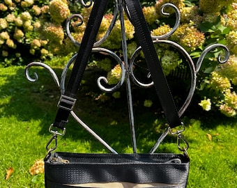 Medium Tablet Bag