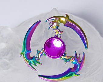 Fidget Spinner z kosą Reaper: Kolorowy metalowy palec na górze