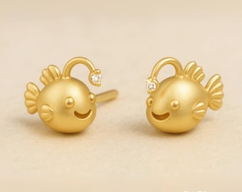 Lindos aretes de animales marinos, aretes dorados de verano, aretes de titanio, aretes de pez, aretes de hélice, aretes de cartílago, regalo para ella, regalo para mamá.