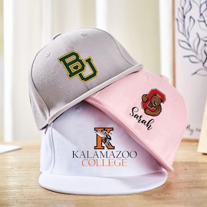 Casquette universitaire personnalisée,Chapeau universitaire avec logo personnalisé,Chapeau universitaire,Nom personnalisé du chapeau universitaire,Cadeau de remise des diplômes Chapeau universitaire Merch Casquette de baseball