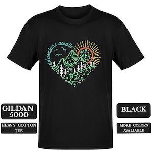 Abenteuer erwartet Shirt, Abenteuer Shirt, Camping Shirts, Berg TShirt, Wanderer TShirts, Naturliebhaber Shirt, Camping Geschenk, Urlaub Shirt