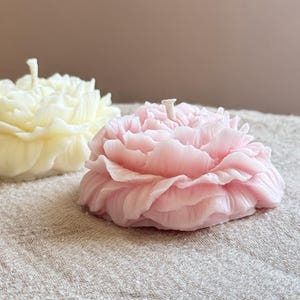 Handmade soy flower candle | Garden party decor candle | Bridesmaid gift candle