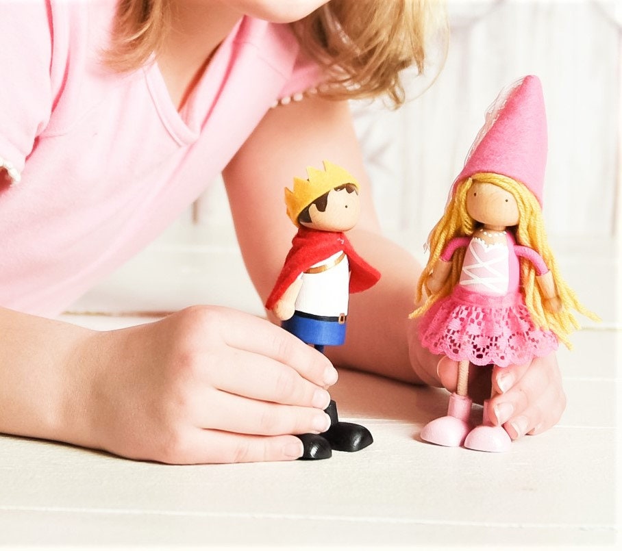 dolls with bendable legs and arms