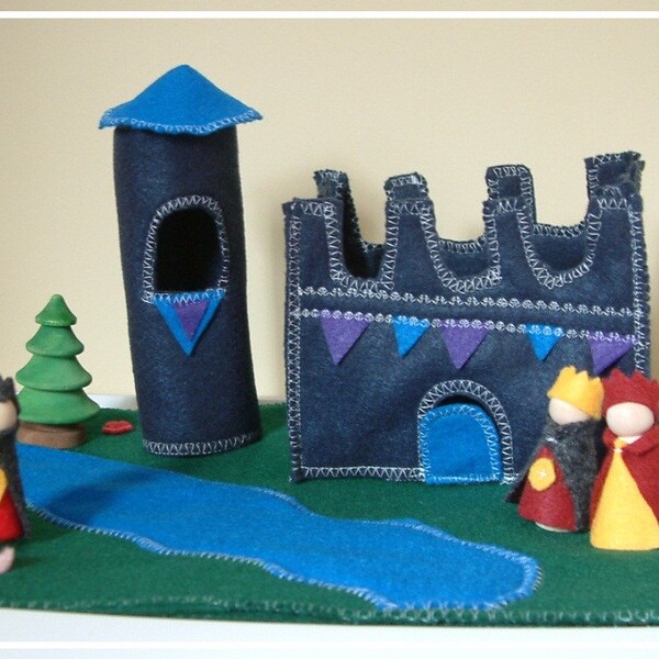 King's Castle - Wood And Felt Play Set Includes Figures