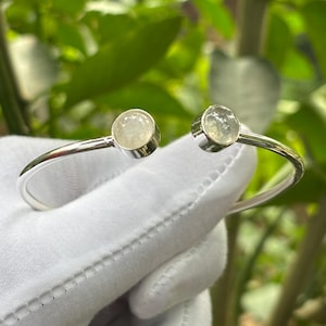Pulsera de piedra lunar: brazalete ajustable de plata de ley, joyería hecha a mano