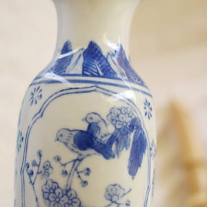 Oriental Chinese blue Vase pair of birds
