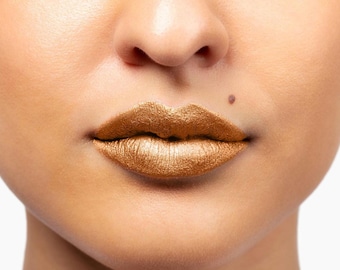 Gold Digger metallic matte vloeibare lippen. Vloeistof tot mat, geel, glitterachtig, veganistisch, dierproefvrij, goudkleurig, aroma, unieke lipkleur, cadeau