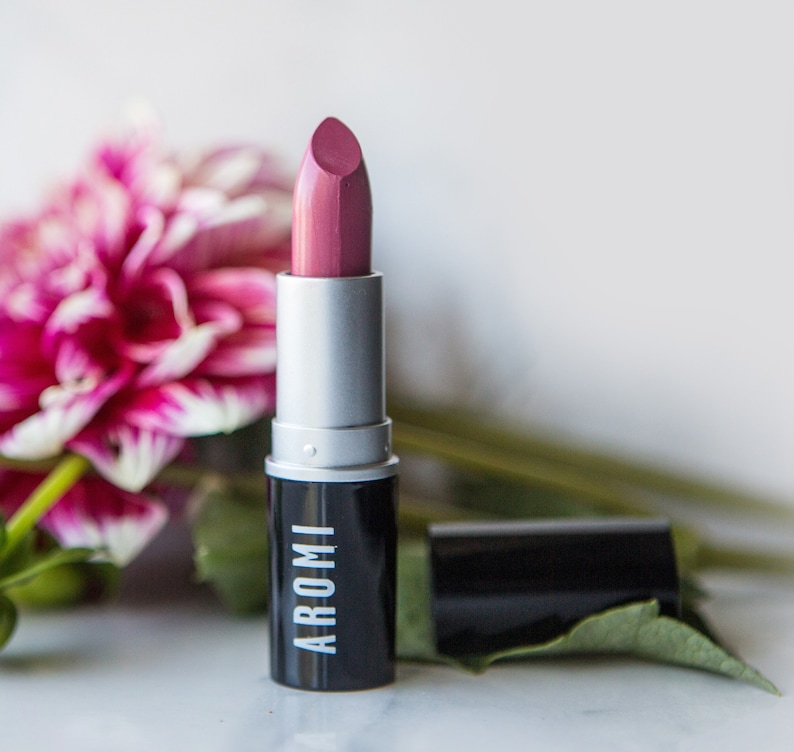 Golden rose помада-карандаш matte crayon 25. Липстик роуз. Guerlain kiss kiss lipstick 360. Lipstick rose от frederic malle. Lipstick rose отзывы.