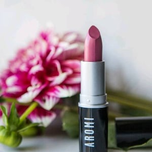 Rossetto color rosa antico. Rossetto rosa. Rossetto vegano e cruelty-free. Regalo per donna. Trucco. Cosmetici