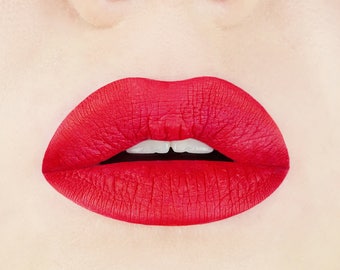 Flamenco Red Liquid Lipstick. Äkta Red Lipstick. Veganskt och Cruelty-Free Läppstift. Flytande till matt läppstift.