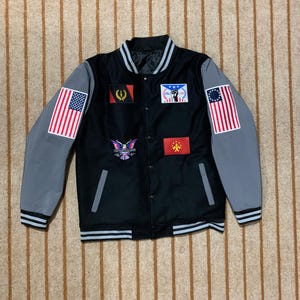 Grundlegende schwarze amerikanische Varcity-Jacke FBA-Flaggenjacke Erbsen-Flaggenjacke auf Bestellung bereit.