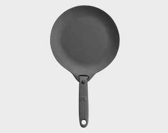 Premium Japanese Cast Iron Skillet | Piato 20cm by OIGEN | Multipurpose Grill Plate & Pan | Authentic Japanese Craft | Made in Japan