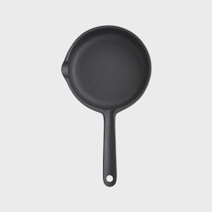 Japanese Cast Iron Frying Pan | Mini Skillet 15cm – Handmade by OIGEN | Compact & Deep | Great for Daily Cooking and Searing | Made in Japan