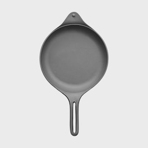 Premium Uncoated Cast Iron Pan | Single-Handle 24cm Deep – Handmade by OIGEN | Authentic Craft | Perfect for Cooking | Made in Japan