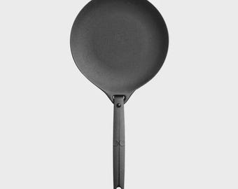 Premium Japanese Cast Iron Skillet | Piato 27cm by OIGEN | Multipurpose Grill Plate & Pan | Authentic Japanese Craft | Made in Japan