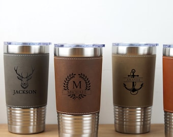 Vaso de cuero personalizado, taza de viaje personalizada de 20 oz, taza de cuero grabada, regalo de boda, regalo de padrino, regalo de aniversario 2025092201