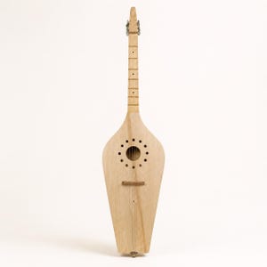 Traditional Georgian Panduri | Handmade 7-Fret Three-String Folk Lute