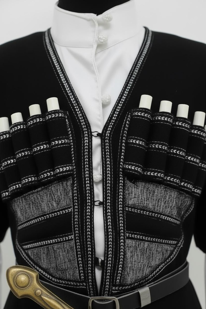 Chokha géorgienne en laine noire | Manteau ethnique national pour homme fait main image 2