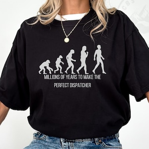 エボリューションディスパッチャーシャツ - 面白い911コールセンターTシャツ - ディスパッチャーへの完璧なギフト - 緊急オペレーター感謝シャツ