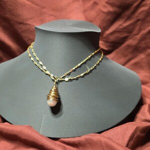 Gold Pearl Pendant Necklace