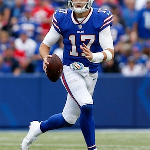 Josh Allen Buffalo Bills Poster – NFL Football Wall Art, Quarterback Action Print, 20x30 Sports Decor for Fans