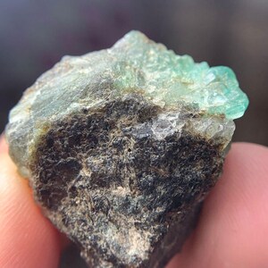 Espécime de Esmeralda Chitral de 65,00 ct – Um Cristal Natural Imponente da Esmeralda do Paquistão imagem 10