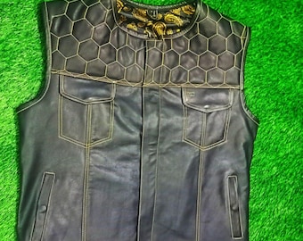 Colete de couro bovino preto: estilo motociclista masculino