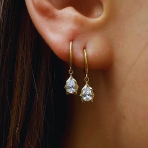 Pendientes de moissanita / Pendientes colgantes / Pendientes de gota / Pendientes de plata / Moissanita / Plata de ley 925 / Bañado en oro de 18 quilates / Regalo para ella