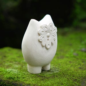 Handmade KOROK Figurine | Zelda-Inspired Forest Spirit Statue | Cute Gaming Decor | Collectible Gift | Korok Seed Ornament