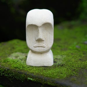 xHand-Carved Tiki Statue – Polynesian Tribal Decor – Hawaiian Tiki God Sculpture for Home or Garden