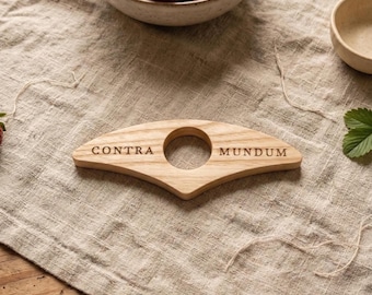 Contra Mundum Wood Page Holder | Brideshead Bookish Merch | Dark Academia Accessory | Classic Literature Gift | Latin Quote Bookmark