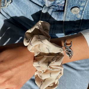 Mary’s Letter to Arthur Morgan Inspired Scrunchie For Red Dead Redemption 2 Fans