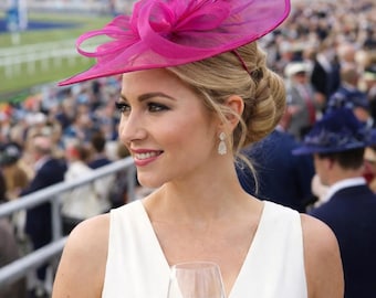 Tocado rosa fucsia – Diadema, diadema, tocado para bodas y carreras de caballos.