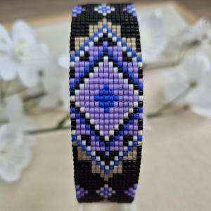 Women&#39;s cuff bracelet in Miyuki delica beads Solange Handmade on a loom.