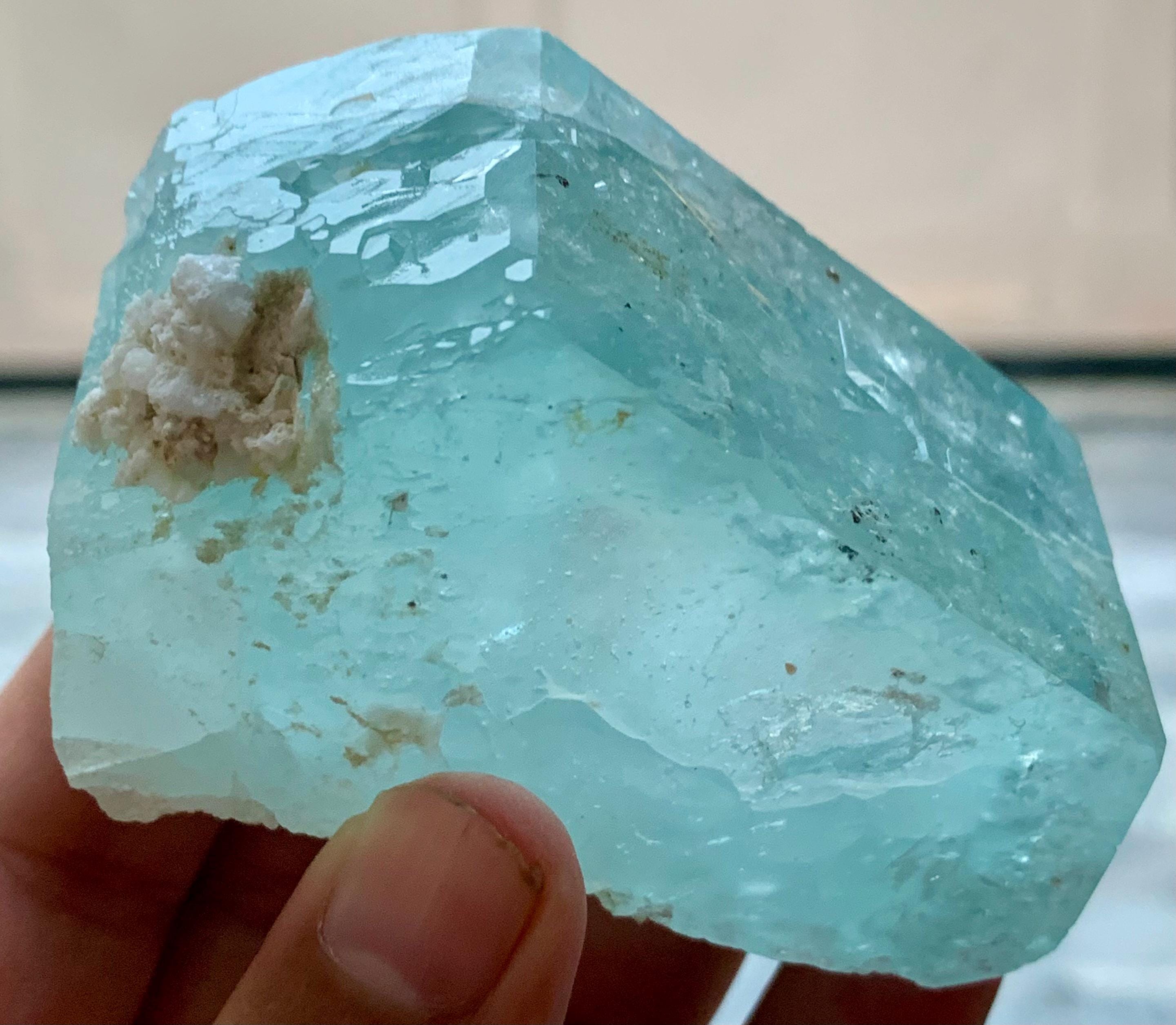 アクアアクアマリンクリスタル：ユニークなDTターミネーション