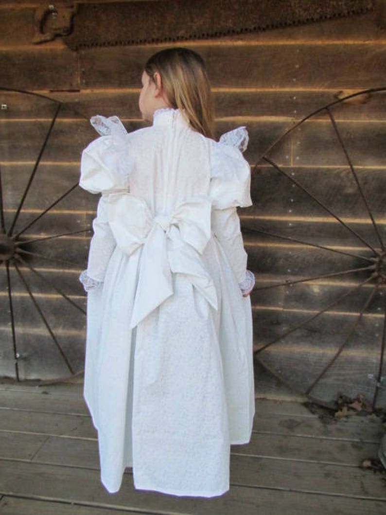 White Helen Keller Costume Historical Character Old Fashioned 1800s Dress The Miracle Worker Child Size