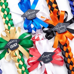 Colares de formatura personalizados, colares de fita personalizados com boné de formatura de acrílico, colares de fita de cetim, colares de ensino médio, colares de faculdade, turma de 2025.