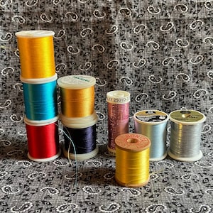 lot of 9 Specialty Thread Spools for Embroidery, Crafting, Jewelry - Colors Display/decor Shiny RAYON coats clarks, Bonita SILK, Madeira