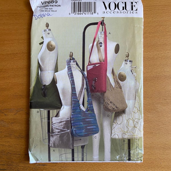 Vogue VP689/689/8274Patron de couture Travel Tote. Sac à main bandoulière pour accessoires de mode. Poches doublées/à glissière