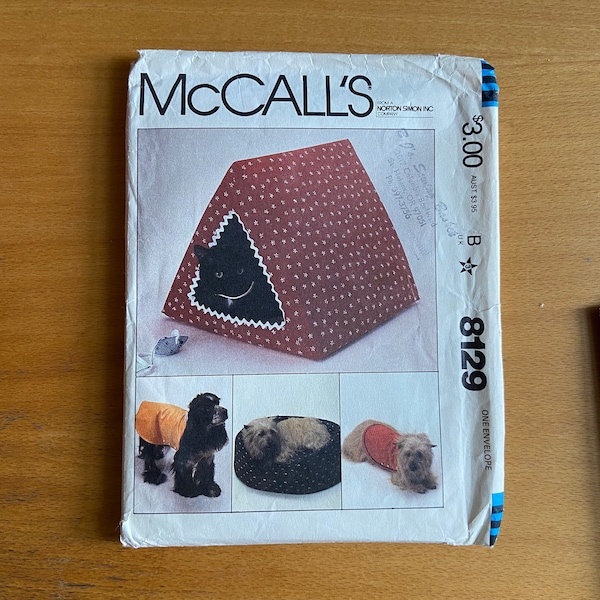 McCalls 8129/639 Sewing Pattern Cat Tents/House Dog Coats in 2 sizes, Pet Beds, Toy Mouse. Fabric Crafts  Doll Structure. 80s UNCUT