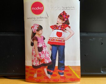Schnittmuster FRIDA Modkid Style Modern Threads Cool Girl Patty Young Tunika style Kleid und Kopftuch Größe 6/7 Läuft mit Nadeln