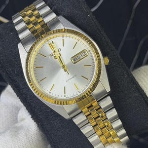 Seiko 5 Men’s Automatic Watch Fluted Bezel 7009-3111 Day/Date