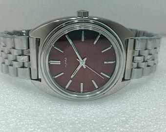 Vintage HMT Kohinoor Hand-Winding Watch: Red Dial, 17 Jewels, Made in India
