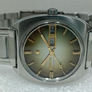 Vintage Enicar Automatic Day-Date Swiss Watch: Original Dial, Caliber AR 167