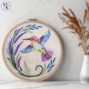 Hand Embroidered Hummingbird Hoop Art – Colorful Bird Embroidery Wall Decor – Nature-Inspired Fiber Art – Unique Handmade Gift