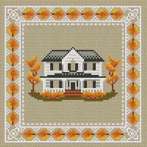 Może przedstawiać: Wzór haftu krzyżykowego przedstawiający biały dom z czarnym dachem, otoczony jesiennymi liśćmi i dekoracyjną obwódką. Dom ma werandę i znajduje się na beżowym tle. Obwódka zawiera stylizowane liście w odcieniach pomarańczu i żółci.