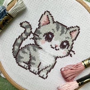 Gray Cat Cross Stitch Pattern – Cute 60x60 PDF Embroidery Design (9 Colors, No Backstitch)