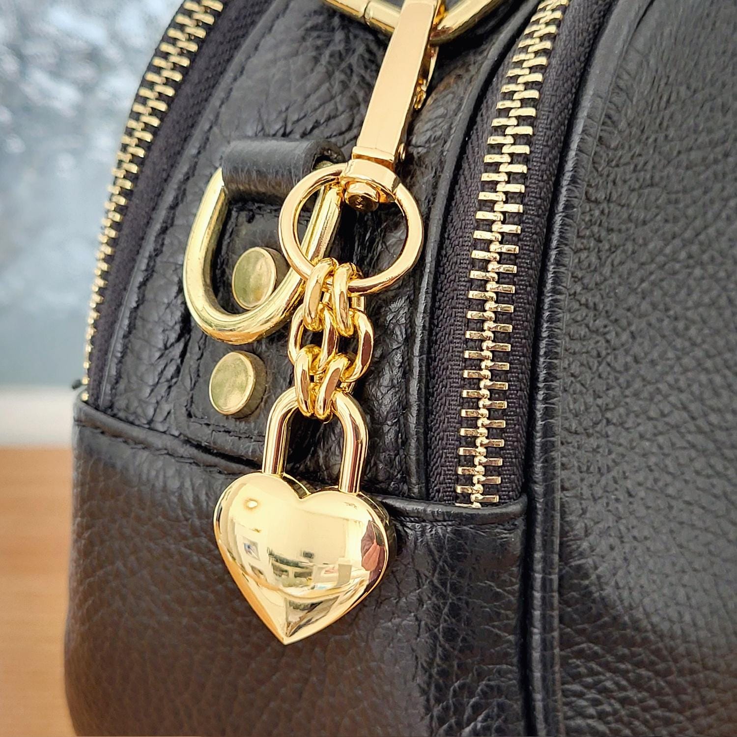 KYルイヴィトン カドゥナ LVハート バッグチャーム キーホルダー ハートが可愛い♪】Louis Vuitton☆バッグチャーム (Louis
