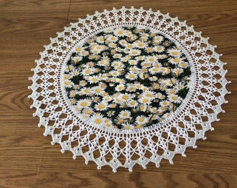 White Daisy Doily, Crochet Lace Border, 20 Inches Table Centerpiece